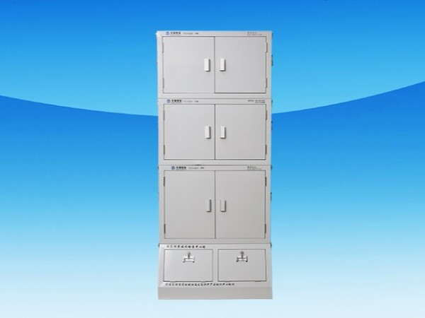 手機屏蔽柜廠家利用無線傳播的原理，阻擋信號傳播，生產(chǎn)出屏蔽柜