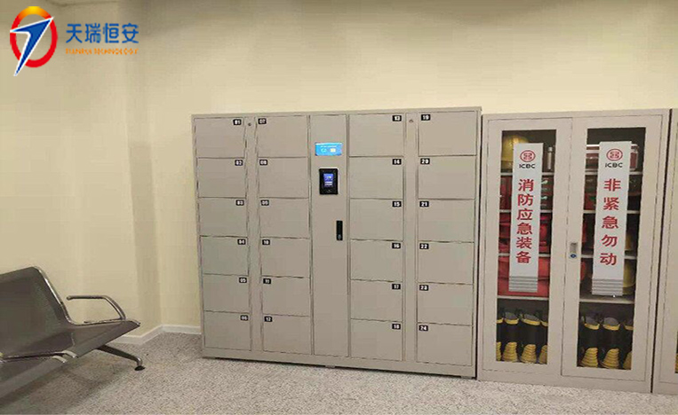 中國工商銀行人臉識別自助存包柜