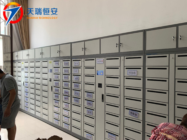 刷卡型智能文件交換柜
