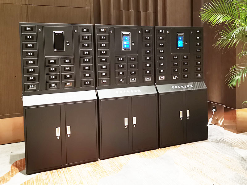 濟南國際會展中心采購天瑞恒安人臉識別智能手機柜